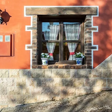 Rurales Piedrafita Apartment Llenin
